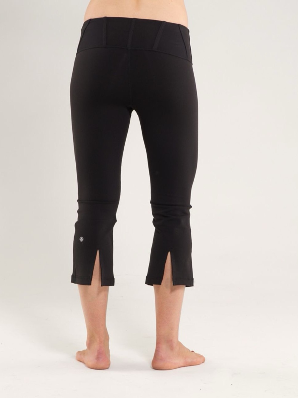 Lululemon Gather and Crow cropped pants
